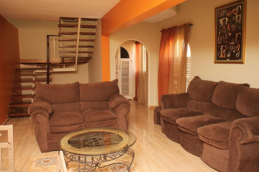 Apartamento Chill On The Hill Ocho Ríos Exterior foto